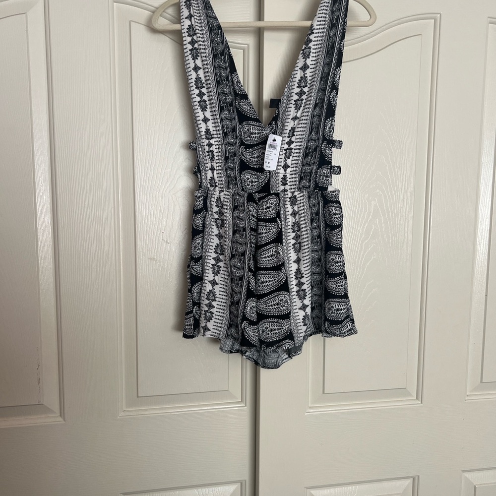 Windsor Black and White Sleeveless Top